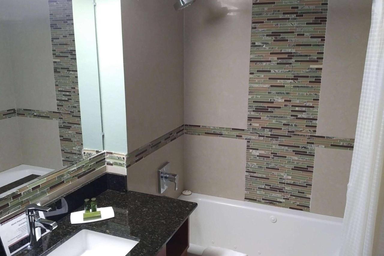 Marble Waters & Suites, Trademark By Wyndham (adults Only) 3* Jacksonville